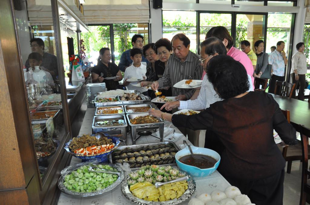 Maeklong Marina Resort Ratchaburi Zewnętrze zdjęcie